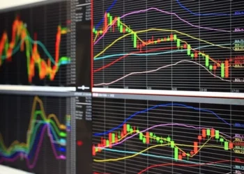 HFT, Bots (EAs) y Copy Trading en Cuentas de Fondeo: Reglas y Estafas