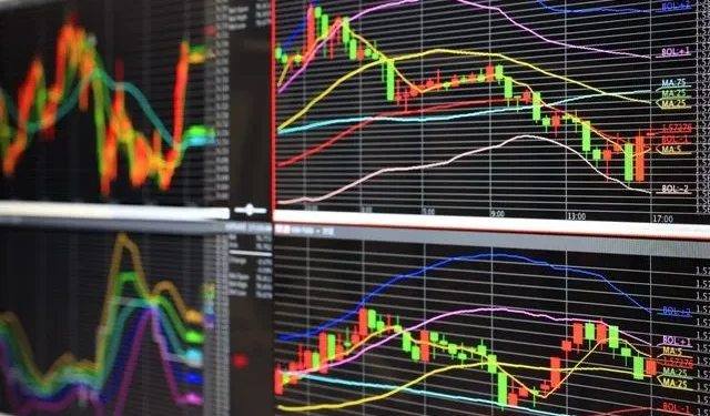 HFT, Bots (EAs) y Copy Trading en Cuentas de Fondeo: Reglas y Estafas